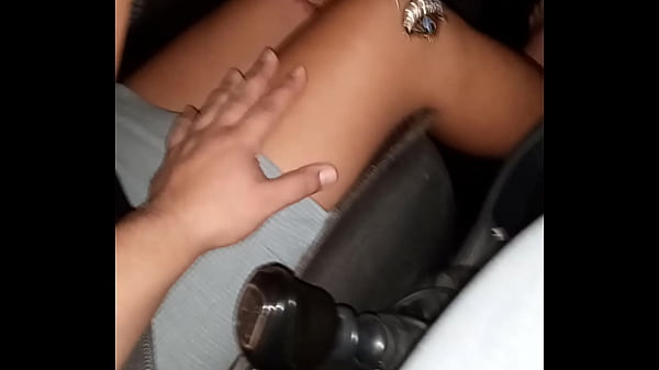 Garota bem gostosona levando rolona na pepeka