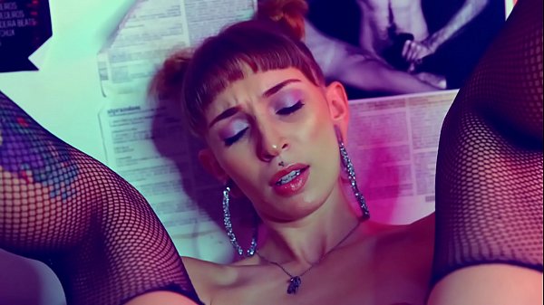 Ruiva gostosa trepou ate ficar de buceta gozada