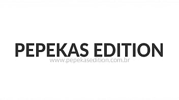 Xnxx amadora puta peituda e popozuda cavalgando com a calcinha de lado