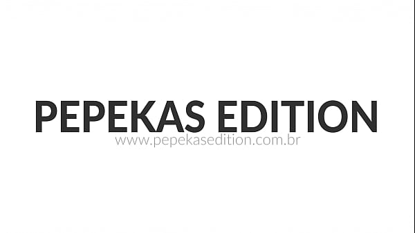 Xnxx amadora puta peituda e popozuda cavalgando com a calcinha de lado