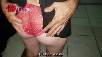 Corno filmou sua esposa vadia toda boazuda requebrando na pirocona grande do macho safado