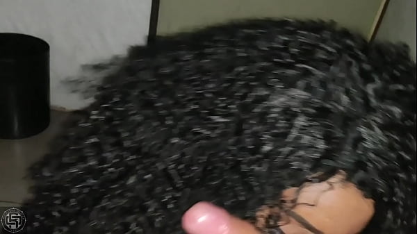 Fudendo a loura tesuda gostosona de bumbum para cima