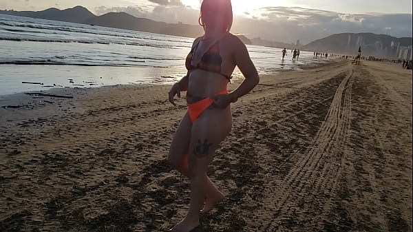 Loura gata safadona gemendo na rolona enorme do seu namoradinho