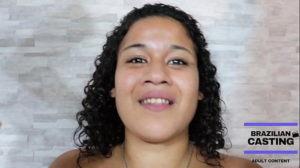 Suruba insana com uma moreninha top muito deliciosa