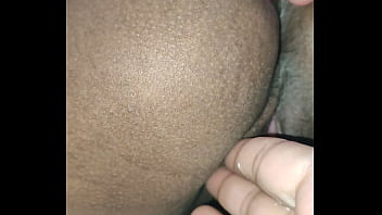 Loura muito safadinha exibindo a sua bucetinha quente