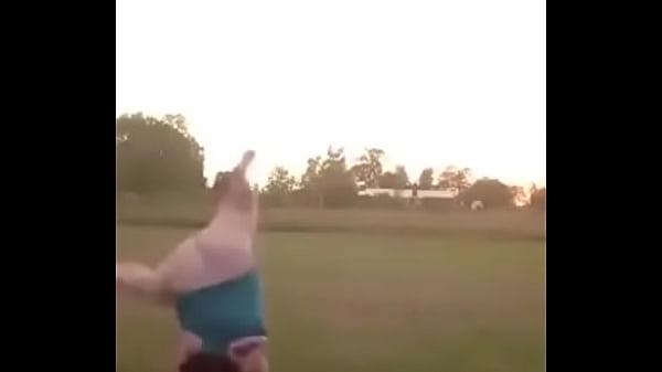 Moreninha cavalona fogosa provoca o cúnhado e toma pirocona grande