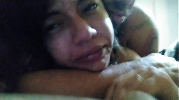 Novinho pirocudo gostosao metendo bem gostosão bem gostoso a sua prima boazuda video com safadona