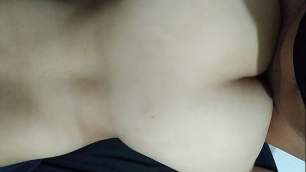 Sapeca top muito boazuda bem gostosona dando de quatro