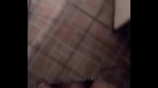 Mulherão putinha gostosinha colocou o cacete delicioso do casado safado pra foder