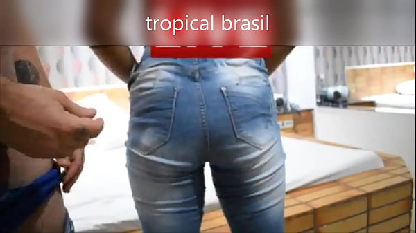 Negra safadinha chupando bem gostosinho a pica enorme no sexo anal sexo filme amador