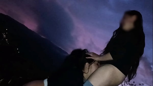 Gostosa meteu com um amigo do seu esposo cornão manso