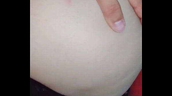 Namorada da bunda enorme comeu delicioso com a calcinha de lado