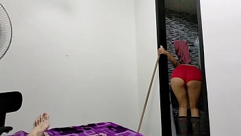 Arregacando a bucetinha lambuzada apertada tarada no caralhão do namoradinho safado
